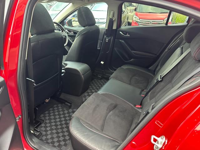 アクセラスポーツ ＸＤ　６ＭＴ／サンルーフ／ナビ／Ｂカメ／Ｂｌｕｅｔｏｏｔｈ／ＴＶ／スマートキー／ＨＩＤ／レーダークルコン／衝突軽減ブレーキ／車線免脱警報システム／ハーフレザーシート／シートヒーター／ＡＵＴＯライト（53枚目）