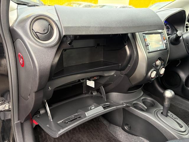 ノート Ｘ　ＤＩＧ－Ｓ　車検２年／ナビ／Ｂカメ／Ｂｌｕｅｔｏｏｔｈ／ＴＶ／ＥＴＣ／禁煙／スマートキー／Ｐスタート／エコスーパーチャージャー／ドアバイザー／Ｔチェーン車／日産純正ＯＰエスティーロアルミホイール１５インチ（39枚目）