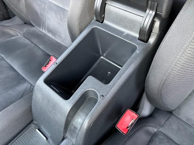 ゴルフヴァリアント ＴＳＩコンフォートラインプレミアムエディション　外ナビ／ＢＴ接／Ｂカメ／ＴＶ／ＨＩＤ／ＥＴＣ／関東入／禁煙／ＤＶＤ再生／Ｆフォグ／ＡＵＴＯライト／ＭＴモード／純正１６ＡＷ／キーレス／ターボ／スーパーチャージャー／専用シート／クロームルーフレール（35枚目）