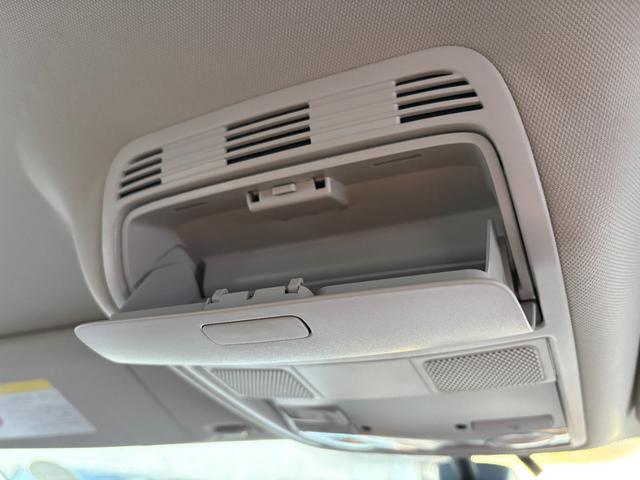 ゴルフヴァリアント ＴＳＩコンフォートラインプレミアムエディション　外ナビ／ＢＴ接／Ｂカメ／ＴＶ／ＨＩＤ／ＥＴＣ／関東入／禁煙／ＤＶＤ再生／Ｆフォグ／ＡＵＴＯライト／ＭＴモード／純正１６ＡＷ／キーレス／ターボ／スーパーチャージャー／専用シート／クロームルーフレール（47枚目）