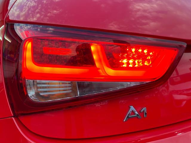 Ａ１スポーツバック １．４ＴＦＳＩ　検・２年付／ナビ／ＢＴ接／ＴＶ／ＨＩＤ／禁煙車／関東入／純正１５ＡＷ／ＡＵＴＯライト／７ＡＴ／ＭＴモード／ＥＴＣ／バイキセノンＰＫＧ／Ｍサーバー／コントラストルーフ／オートＡＣ／ドラレコ／スマートキー（66枚目）