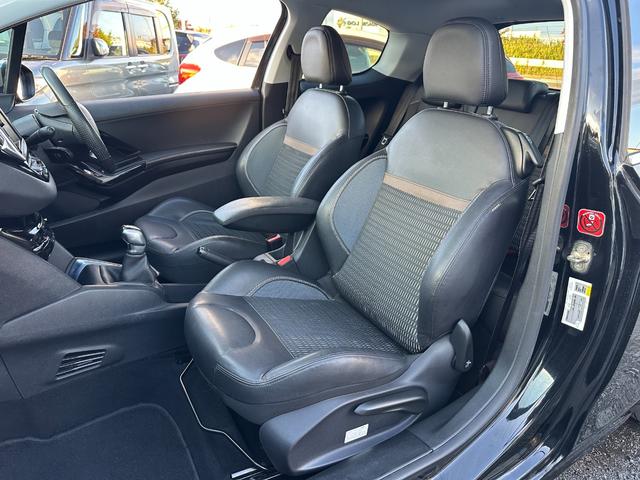 PEUGEOT 208 ALLURE