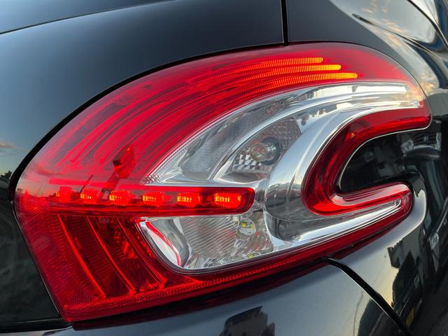 PEUGEOT 208 ALLURE