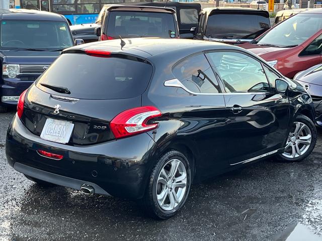PEUGEOT 208 ALLURE