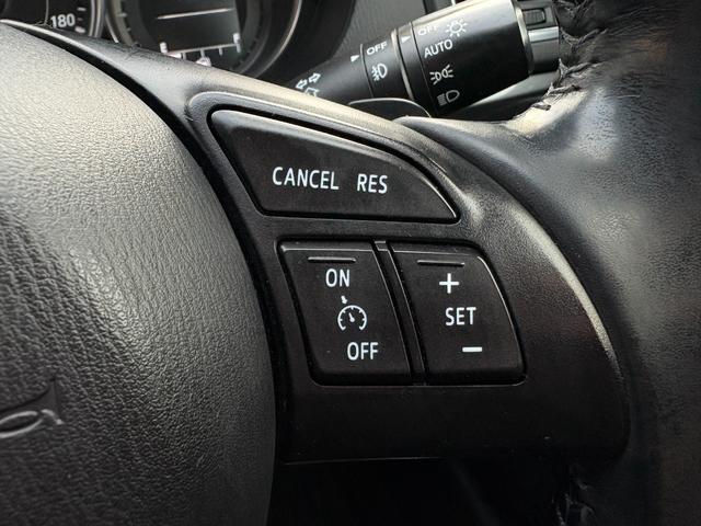クルーズコントロールが付いておりますので高速でアクセルを踏まなくても一定のスピードで走行できます♪ドライバーの疲労軽減になります♪お仕事や遠出のお出かけの長距離移動の際に大変重宝しますね♪