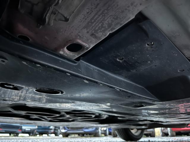 下回りもご覧の通りきれいな状態となっており、ご購入後もよりご安心して長くお乗り頂けます♪