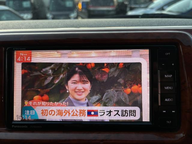 テレビを視聴することが出来ますので、遠出する際に同乗者も退屈することなくお乗り頂けます♪お子様がいらっしゃるご家族の方にももってこいの装備となっております♪