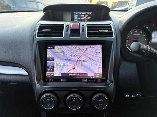 ナビが装備されてますので初めて訪れる場所でも迷わずに目的地に到着できますね♪テレビの視聴も可能ですので、ドライブも一層楽しくなりますよ♪その他機能満載なナビとなっております♪