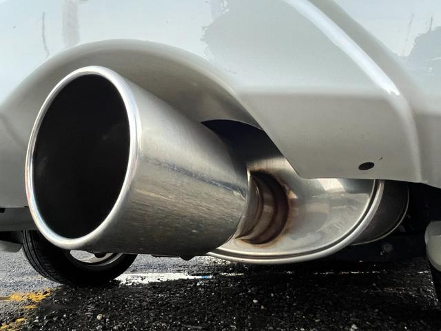 フジツボオーソライズＳマフラー装備車♪ほど良い音でドライブをお楽しみ頂けます♪勿論保安基準適合品で車検対応品です♪音がうるさいマフラーでは御座いません。