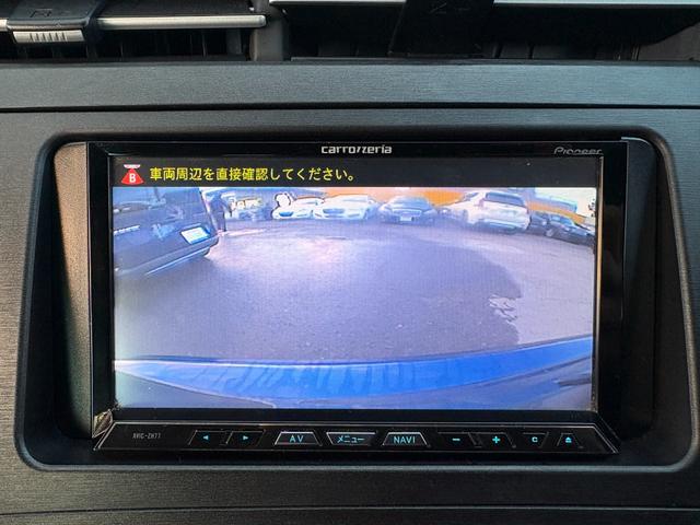 バックカメラを装備しておりますので安全にバックする事が可能になっております♪バックが苦手な方でも安心して駐車する事が出来ますよ♪