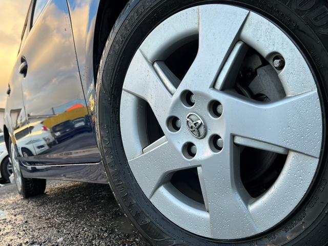 純正鍛造１５インチアルミホイール装着♪目立つようなガリキズやダスト汚れもなくキレイな状態です♪タイヤの溝もまだまだ残っていますよ♪