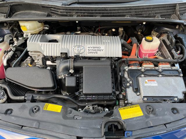 調子の良いエンジン♪ハイブリッドシステムもちろん問題ありません♪タイミングチェーン式ですので、１０万キロ前後でのベルトの交換の必要もありません♪