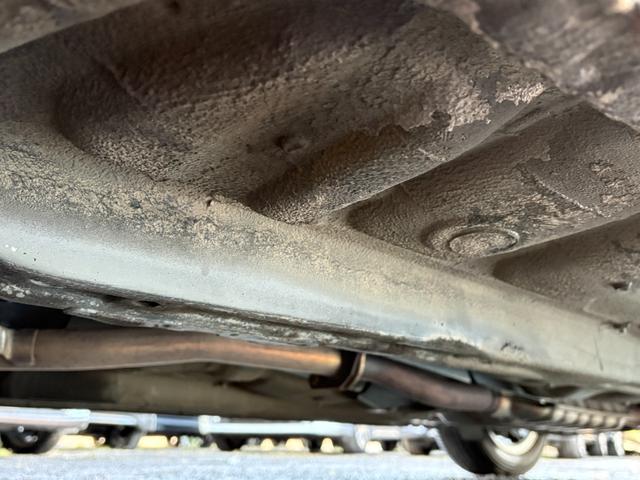 インプレッサ 15S コンフォートセレクション 検2年/特別仕様車/ナビ/禁煙/ETC/スマキー/プッシュスタート/MTモード/フルオートエアコン/TV/DVD再生/本革巻ステアリング&シフトノブ/UVカットガラス/フォグランプ/社外15AW(9枚目)