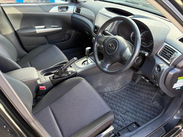 インプレッサ 15S コンフォートセレクション 検2年/特別仕様車/ナビ/禁煙/ETC/スマキー/プッシュスタート/MTモード/フルオートエアコン/TV/DVD再生/本革巻ステアリング&シフトノブ/UVカットガラス/フォグランプ/社外15AW(16枚目)