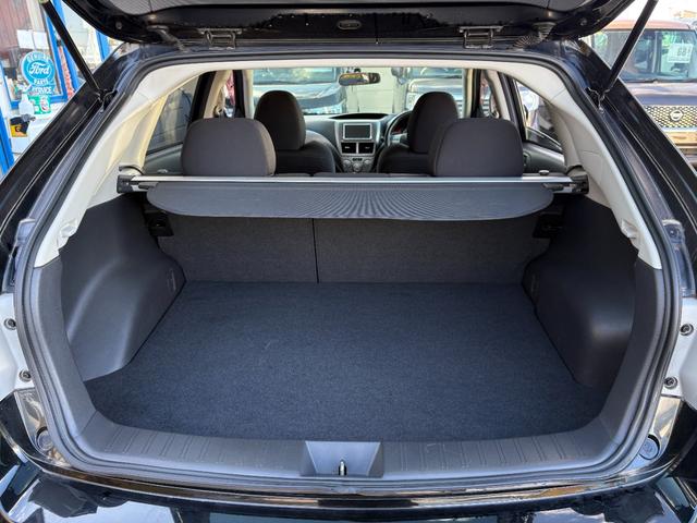 インプレッサ 15S コンフォートセレクション 検2年/特別仕様車/ナビ/禁煙/ETC/スマキー/プッシュスタート/MTモード/フルオートエアコン/TV/DVD再生/本革巻ステアリング&シフトノブ/UVカットガラス/フォグランプ/社外15AW(47枚目)