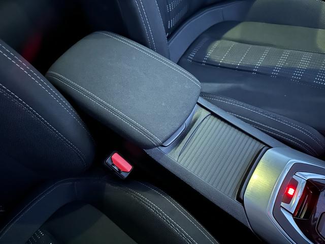 308 SW アリュール 検・2年/ナビ/Bカメ/Bluetooth/地デジ/禁煙/クルコン/ETC/障害物センサー/レーンキープアシスト/衝突軽減ブレーキ/LEDヘッドライト/純正16AW/Sキー/Pスタート(27枚目)