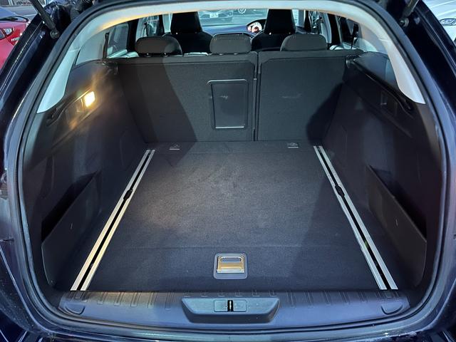 308 SW アリュール 検・2年/ナビ/Bカメ/Bluetooth/地デジ/禁煙/クルコン/ETC/障害物センサー/レーンキープアシスト/衝突軽減ブレーキ/LEDヘッドライト/純正16AW/Sキー/Pスタート(44枚目)