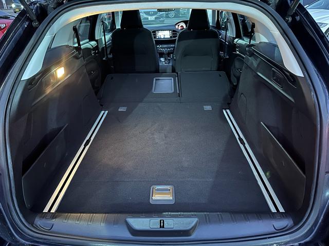 308 SW アリュール 検・2年/ナビ/Bカメ/Bluetooth/地デジ/禁煙/クルコン/ETC/障害物センサー/レーンキープアシスト/衝突軽減ブレーキ/LEDヘッドライト/純正16AW/Sキー/Pスタート(46枚目)