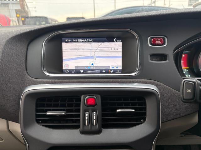 Ｖ４０ Ｔ４　ＳＥ　検２年／ナビ／Ｂカメラ／Ｂｌｕｅｔｏｏｔｈ／ベージュ革／セーフティＰＫＧ／全車速追従機能付きＡＣＣ／ＲＳＩ／ＢＬＩＳ／レーンキープアシスト／電動シート／シートヒーター／ＨＩＤ／ＥＴＣ／禁煙車／関東仕入（10枚目）