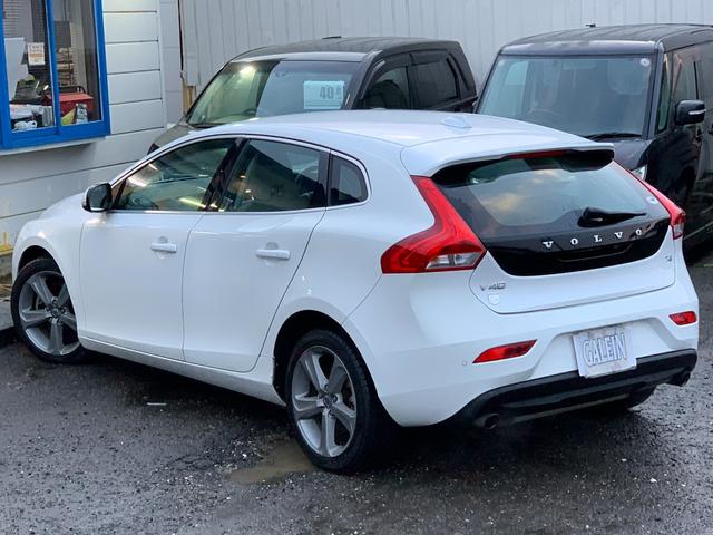 Ｖ４０ Ｔ４　ＳＥ　検２年／ナビ／Ｂカメラ／Ｂｌｕｅｔｏｏｔｈ／ベージュ革／セーフティＰＫＧ／全車速追従機能付きＡＣＣ／ＲＳＩ／ＢＬＩＳ／レーンキープアシスト／電動シート／シートヒーター／ＨＩＤ／ＥＴＣ／禁煙車／関東仕入（17枚目）