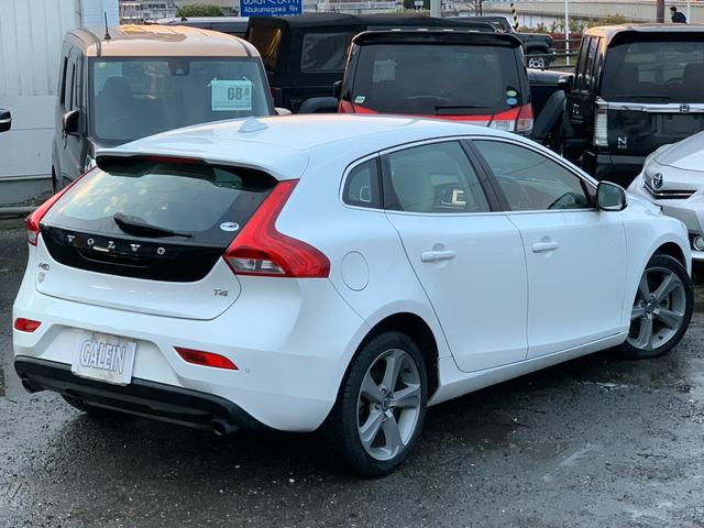 Ｖ４０ Ｔ４　ＳＥ　検２年／ナビ／Ｂカメラ／Ｂｌｕｅｔｏｏｔｈ／ベージュ革／セーフティＰＫＧ／全車速追従機能付きＡＣＣ／ＲＳＩ／ＢＬＩＳ／レーンキープアシスト／電動シート／シートヒーター／ＨＩＤ／ＥＴＣ／禁煙車／関東仕入（20枚目）