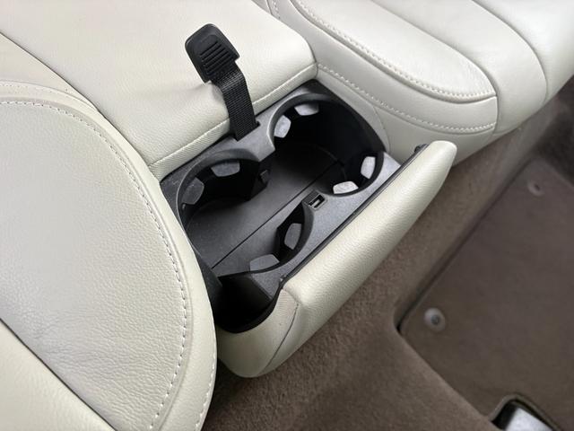 Ｖ４０ Ｔ４　ＳＥ　検２年／ナビ／Ｂカメラ／Ｂｌｕｅｔｏｏｔｈ／ベージュ革／セーフティＰＫＧ／全車速追従機能付きＡＣＣ／ＲＳＩ／ＢＬＩＳ／レーンキープアシスト／電動シート／シートヒーター／ＨＩＤ／ＥＴＣ／禁煙車／関東仕入（42枚目）