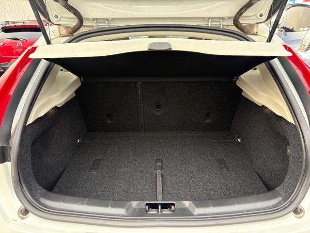 Ｖ４０ Ｔ４　ＳＥ　検２年／ナビ／Ｂカメラ／Ｂｌｕｅｔｏｏｔｈ／ベージュ革／セーフティＰＫＧ／全車速追従機能付きＡＣＣ／ＲＳＩ／ＢＬＩＳ／レーンキープアシスト／電動シート／シートヒーター／ＨＩＤ／ＥＴＣ／禁煙車／関東仕入（51枚目）