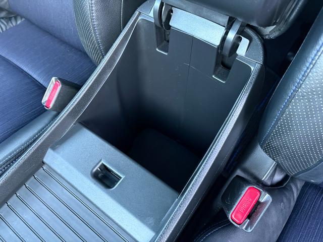 オデッセイ アブソルート ナビ Bカメラ 後席モニター 関東仕入 禁煙 TV DVD再生 HID ETC 純正18AW キーレス Tチェーン Mウィンカー(64枚目)