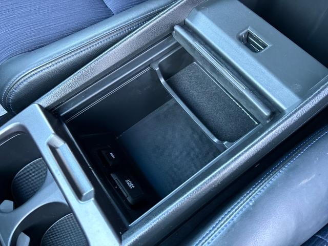 オデッセイ アブソルート ナビ Bカメラ 後席モニター 関東仕入 禁煙 TV DVD再生 HID ETC 純正18AW キーレス Tチェーン Mウィンカー(65枚目)