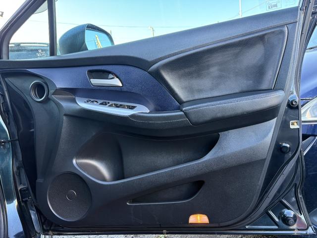 オデッセイ アブソルート ナビ Bカメラ 後席モニター 関東仕入 禁煙 TV DVD再生 HID ETC 純正18AW キーレス Tチェーン Mウィンカー(68枚目)