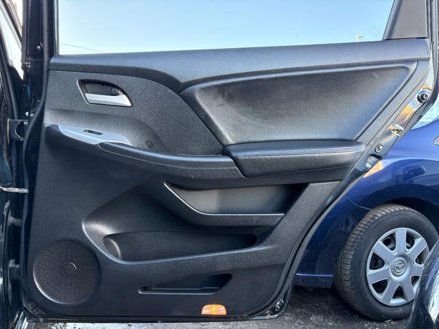 オデッセイ アブソルート ナビ Bカメラ 後席モニター 関東仕入 禁煙 TV DVD再生 HID ETC 純正18AW キーレス Tチェーン Mウィンカー(70枚目)