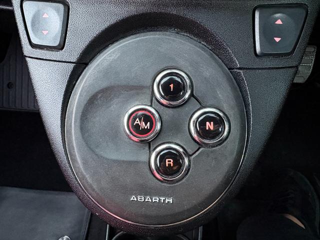 アバルト５９５ ツーリズモ　検２年／ＥＴＣ／キーレス／ＨＩＤ／禁煙車／関東仕入／パドルシフト／レコードモンツァマフラー装備車／専用ヘッドレスト一体型レザースポーツシート／ＫＯＮＩ製アブソーバー／フォグランプ／ブーストメーター（20枚目）