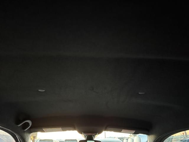 アバルト５９５ ツーリズモ　検２年／ＥＴＣ／キーレス／ＨＩＤ／禁煙車／関東仕入／パドルシフト／レコードモンツァマフラー装備車／専用ヘッドレスト一体型レザースポーツシート／ＫＯＮＩ製アブソーバー／フォグランプ／ブーストメーター（26枚目）