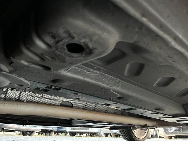 アバルト５９５ ツーリズモ　検２年／ＥＴＣ／キーレス／ＨＩＤ／禁煙車／関東仕入／パドルシフト／レコードモンツァマフラー装備車／専用ヘッドレスト一体型レザースポーツシート／ＫＯＮＩ製アブソーバー／フォグランプ／ブーストメーター（55枚目）