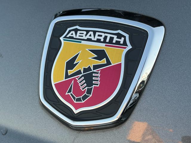 アバルト５９５ ツーリズモ　検２年／ＥＴＣ／キーレス／ＨＩＤ／禁煙車／関東仕入／パドルシフト／レコードモンツァマフラー装備車／専用ヘッドレスト一体型レザースポーツシート／ＫＯＮＩ製アブソーバー／フォグランプ／ブーストメーター（62枚目）