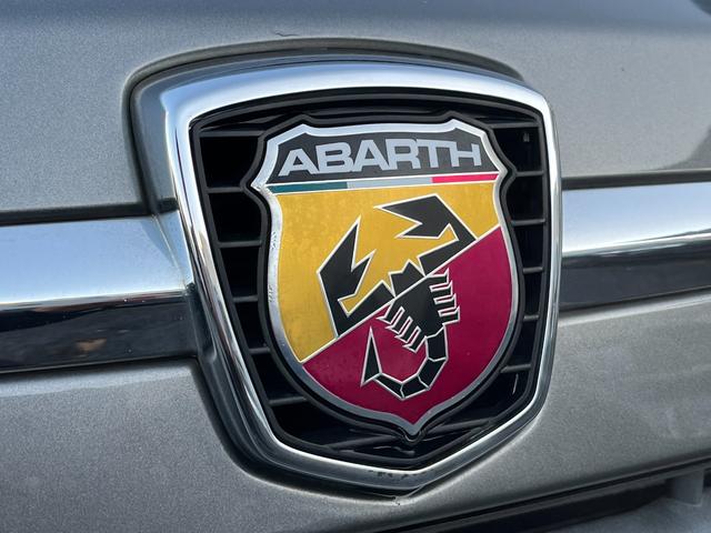 アバルト５９５ ツーリズモ　検２年／ＥＴＣ／キーレス／ＨＩＤ／禁煙車／関東仕入／パドルシフト／レコードモンツァマフラー装備車／専用ヘッドレスト一体型レザースポーツシート／ＫＯＮＩ製アブソーバー／フォグランプ／ブーストメーター（66枚目）