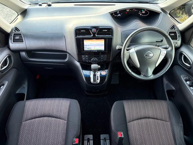 セレナ ハイウェイスター　Ｖセレ＋セーフティＩＩ　ＳＨＶ　後期型／外ナビ／全方位カメラ／両側電動／リアモニター／禁煙車／ＴＶ／ＬＥＤヘッド／Ｂｌｕｅｔｏｏｔｈ／ＤＶＤ再生／クルコン／Ｓキ―／Ｐスタート／ＥＴＣ／Ｄバイザー／Ｗミラー／ＬＤＷ（16枚目）