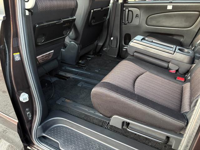 セレナ ハイウェイスター　Ｖセレ＋セーフティＩＩ　ＳＨＶ　後期型／外ナビ／全方位カメラ／両側電動／リアモニター／禁煙車／ＴＶ／ＬＥＤヘッド／Ｂｌｕｅｔｏｏｔｈ／ＤＶＤ再生／クルコン／Ｓキ―／Ｐスタート／ＥＴＣ／Ｄバイザー／Ｗミラー／ＬＤＷ（53枚目）