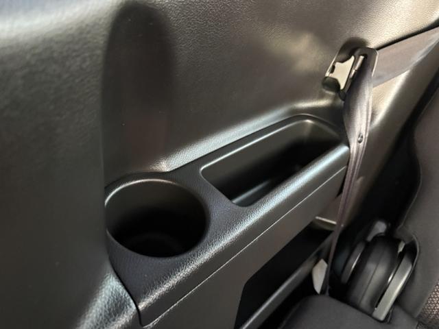 セレナ ハイウェイスター　Ｖセレ＋セーフティＩＩ　ＳＨＶ　後期型／外ナビ／全方位カメラ／両側電動／リアモニター／禁煙車／ＴＶ／ＬＥＤヘッド／Ｂｌｕｅｔｏｏｔｈ／ＤＶＤ再生／クルコン／Ｓキ―／Ｐスタート／ＥＴＣ／Ｄバイザー／Ｗミラー／ＬＤＷ（56枚目）