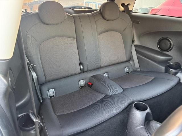 ＭＩＮＩ クーパーＤ　検２年／ナビ／ＢＴ接続／ＥＴＣ／禁煙／関東仕入／ＭＴモード／Ｔチェーン／純正１５ＡＷ／６速ＡＴ／ＬＥＤヘッド＆ＬＥＤフォグ／ＰＶガラス／スマートキー／ＯＰペッパーパッケージ／ドラレコ／ＬＥＤデイライト（18枚目）