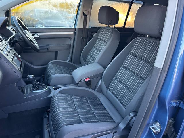 ゴルフトゥーラン クロストゥーラン　検・２年付／ナビ／Ｂカメ／Ｂｌｕｅｔｏｏｔｈ／ＴＶ／関東仕入／禁煙車／ＨＩＤ／ＥＴＣ／クルーズコントロール／パドルシフト／純正１７ＡＷ／キーレス／ＡＵＴＯライト／ＡＵＴＯエアコン（15枚目）