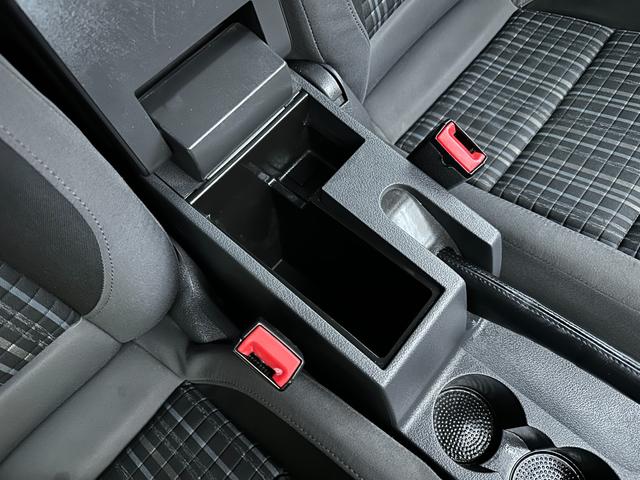 ゴルフトゥーラン クロストゥーラン　検・２年付／ナビ／Ｂカメ／Ｂｌｕｅｔｏｏｔｈ／ＴＶ／関東仕入／禁煙車／ＨＩＤ／ＥＴＣ／クルーズコントロール／パドルシフト／純正１７ＡＷ／キーレス／ＡＵＴＯライト／ＡＵＴＯエアコン（38枚目）