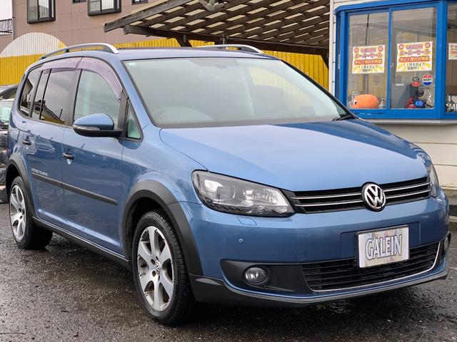 ゴルフトゥーラン クロストゥーラン　検・２年付／ナビ／Ｂカメ／Ｂｌｕｅｔｏｏｔｈ／ＴＶ／関東仕入／禁煙車／ＨＩＤ／ＥＴＣ／クルーズコントロール／パドルシフト／純正１７ＡＷ／キーレス／ＡＵＴＯライト／ＡＵＴＯエアコン（45枚目）