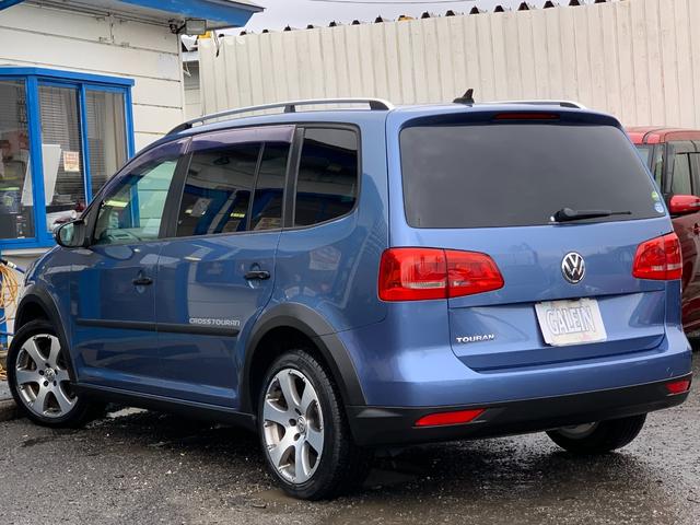 ゴルフトゥーラン クロストゥーラン　検・２年付／ナビ／Ｂカメ／Ｂｌｕｅｔｏｏｔｈ／ＴＶ／関東仕入／禁煙車／ＨＩＤ／ＥＴＣ／クルーズコントロール／パドルシフト／純正１７ＡＷ／キーレス／ＡＵＴＯライト／ＡＵＴＯエアコン（53枚目）