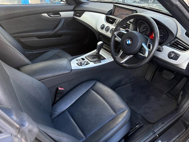 Ｚ４ ｓＤｒｉｖｅ２３ｉ　ハイラインパッケージ　検２年／黒革／ナビ／関東入／ＡＵＸ接続／ＥＴＣ／ＨＩＤ／ハイラインパッケージ／ＴＶ／ＡＵＴＯライト／純正１８ＡＷ／電動スタート／Ｔチェーン／シートヒーター／パワーシート／ＣＤ／ＤＶＤ／シートヒーター（12枚目）