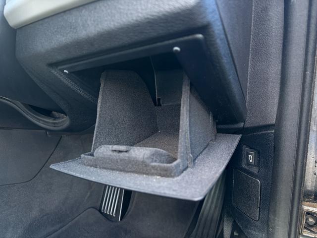 Ｚ４ ｓＤｒｉｖｅ２３ｉ　ハイラインパッケージ　検２年／黒革／ナビ／関東入／ＡＵＸ接続／ＥＴＣ／ＨＩＤ／ハイラインパッケージ／ＴＶ／ＡＵＴＯライト／純正１８ＡＷ／電動スタート／Ｔチェーン／シートヒーター／パワーシート／ＣＤ／ＤＶＤ／シートヒーター（36枚目）