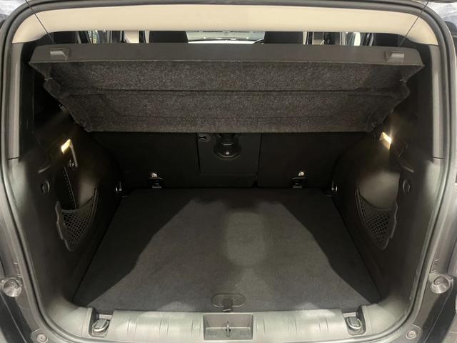 ジープ・レネゲード トレイルホーク　認定中古車　ワンオーナー　純正ＡＷ　クルーズコントロール　ＨＩＤヘッドライト　バックカメラ　純正ディスプレイオーディオ　レーンキープアシスト　クＢＳＭ　オートライト（27枚目）