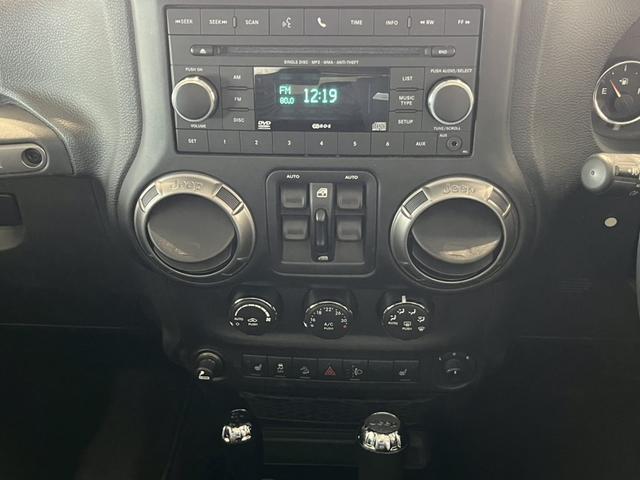 ジープ・ラングラーアンリミテッド アルティテュード 認定中古車 特別限定車300台 ワンオーナー 前席シートヒーター BFグッドリッチマッドテレーンタイヤ 社外17インチAW 後席社外リクライニングキット ETC オートライト(6枚目)