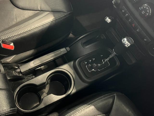 ジープ・ラングラーアンリミテッド アルティテュード 認定中古車 特別限定車300台 ワンオーナー 前席シートヒーター BFグッドリッチマッドテレーンタイヤ 社外17インチAW 後席社外リクライニングキット ETC オートライト(8枚目)