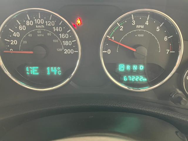 ジープ・ラングラーアンリミテッド アルティテュード 認定中古車 特別限定車300台 ワンオーナー 前席シートヒーター BFグッドリッチマッドテレーンタイヤ 社外17インチAW 後席社外リクライニングキット ETC オートライト(9枚目)